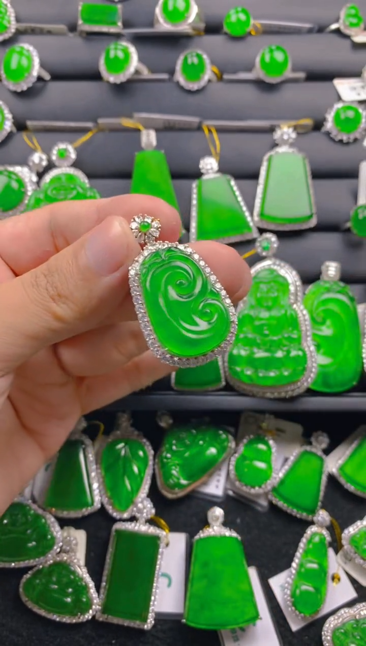 【闪购商品】翡翠颈饰银S925镶嵌11111111