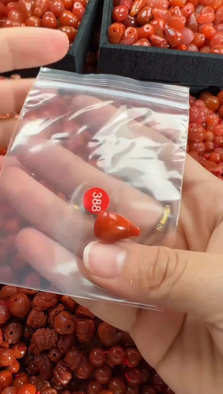 【闪购商品】南红玛瑙颈饰未镶嵌1