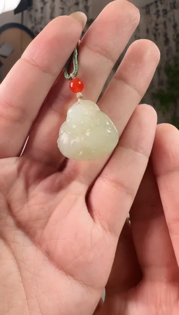 颈饰未镶嵌和田玉晴水抱抱佛 p