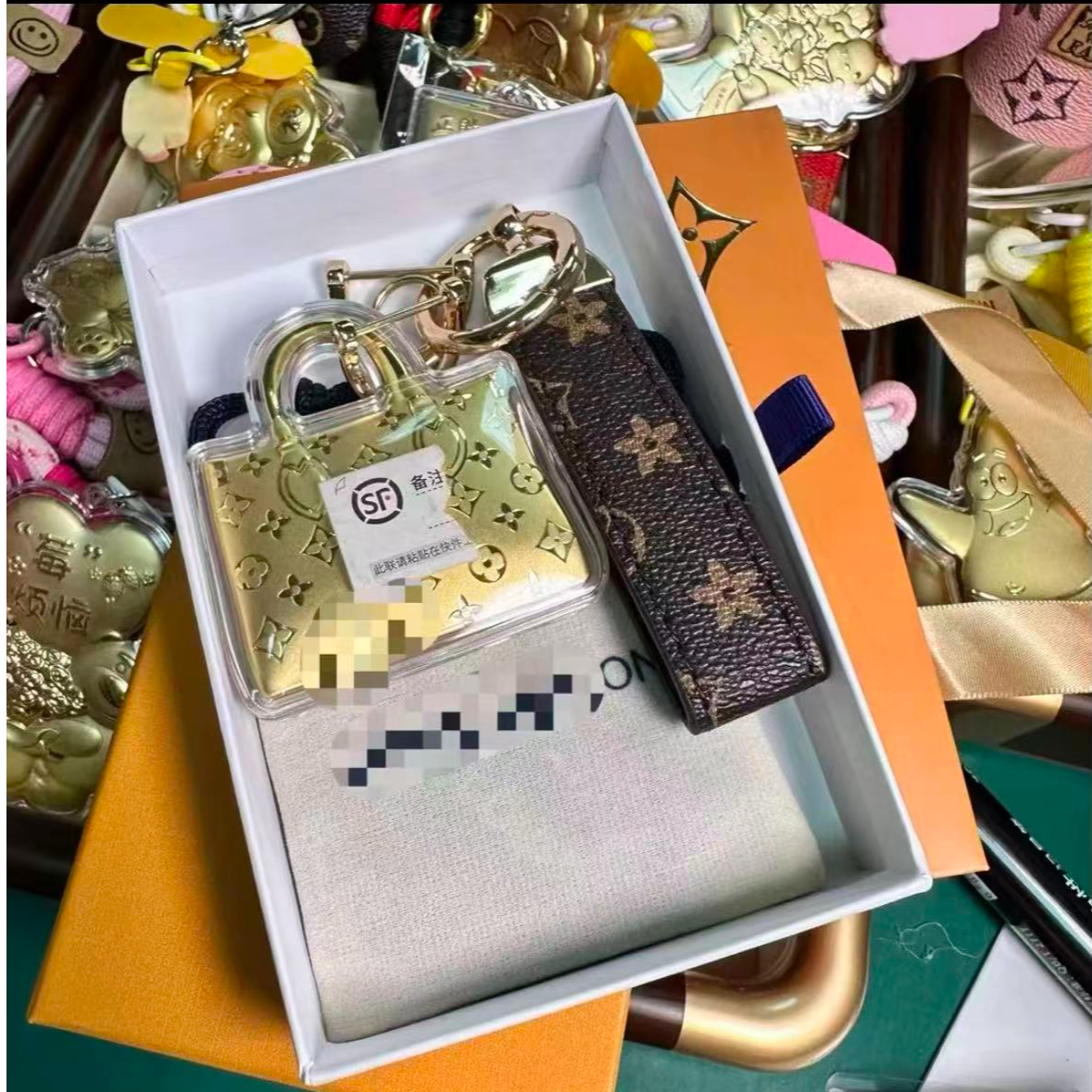 含金工艺品【双面包包+礼盒礼袋】 经典扣 钥匙扣包挂送女