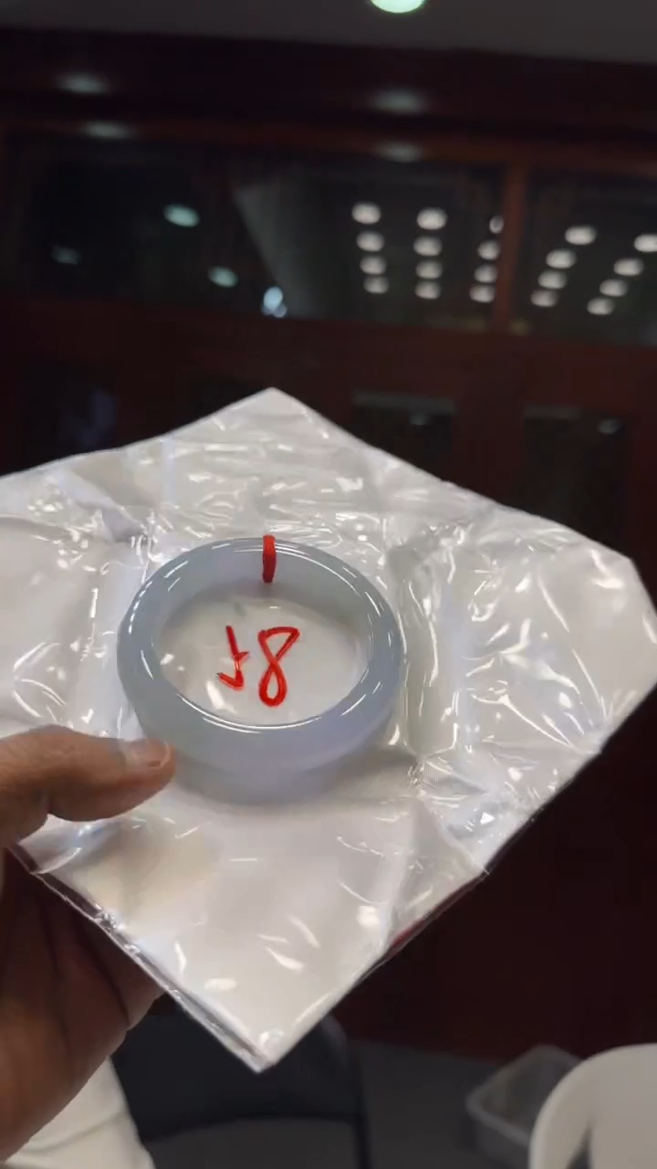 翡翠手镯未镶嵌手镯