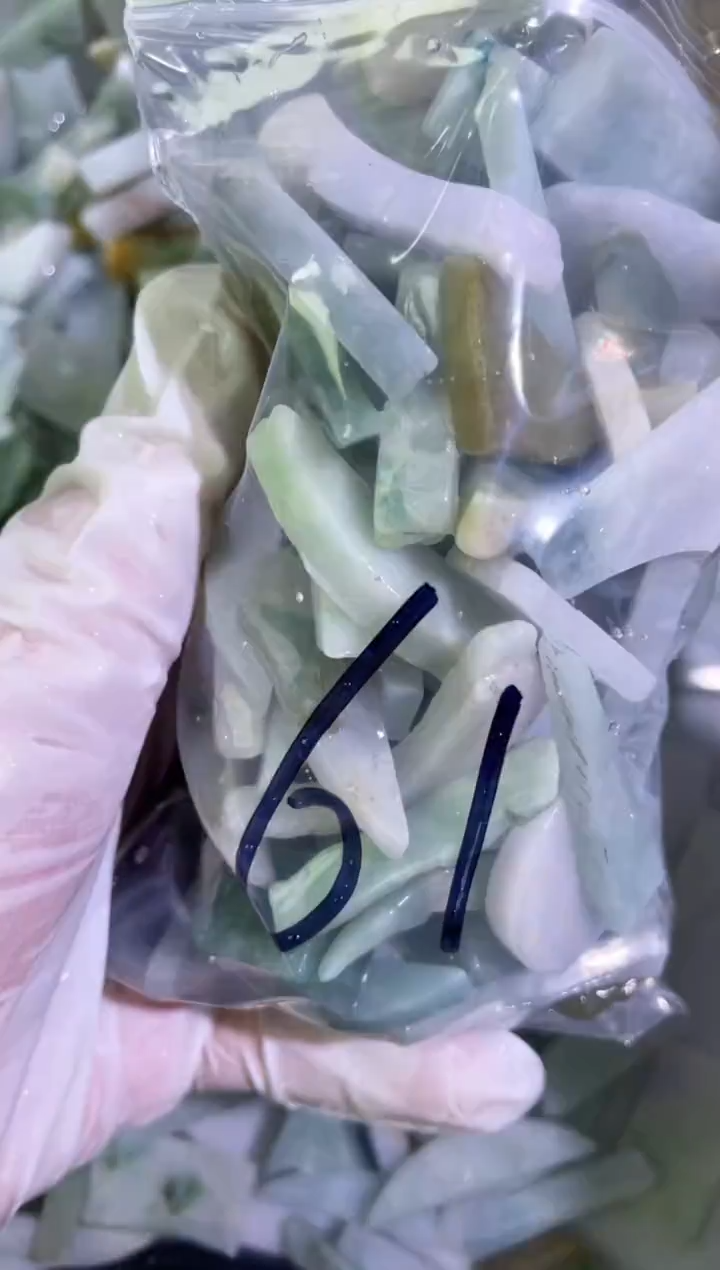 【闪购商品】翡翠颈饰未镶嵌天然翡翠中号500克61