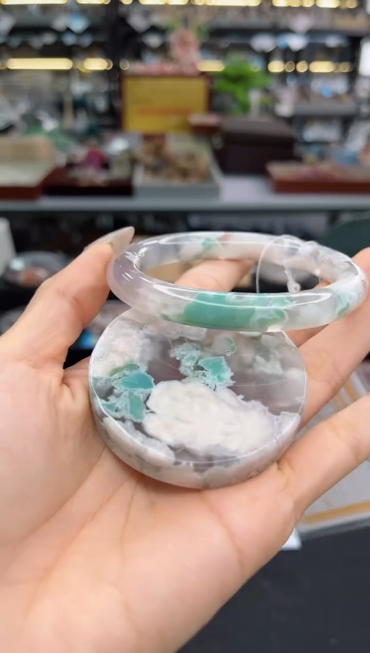 【闪购商品】石英质玉手镯未镶嵌59圈口（赠品镯心）2S9091