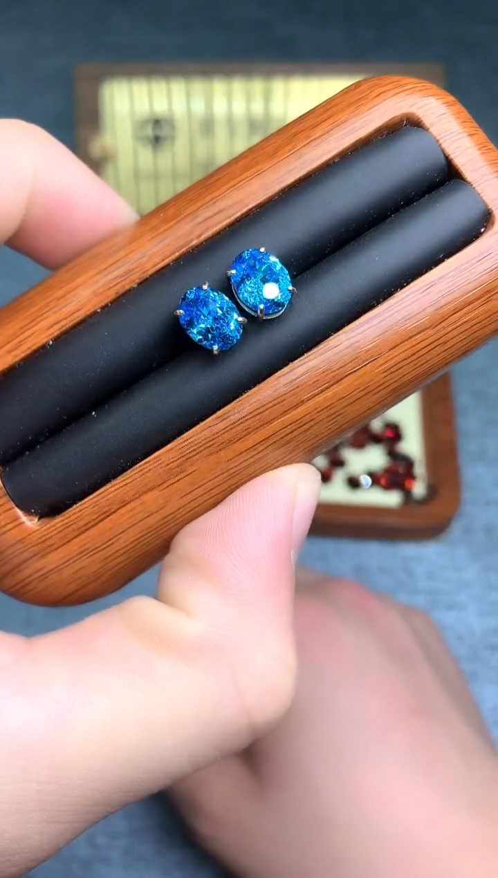 银S925镶嵌耳钉帕拉依巴碧玺.......