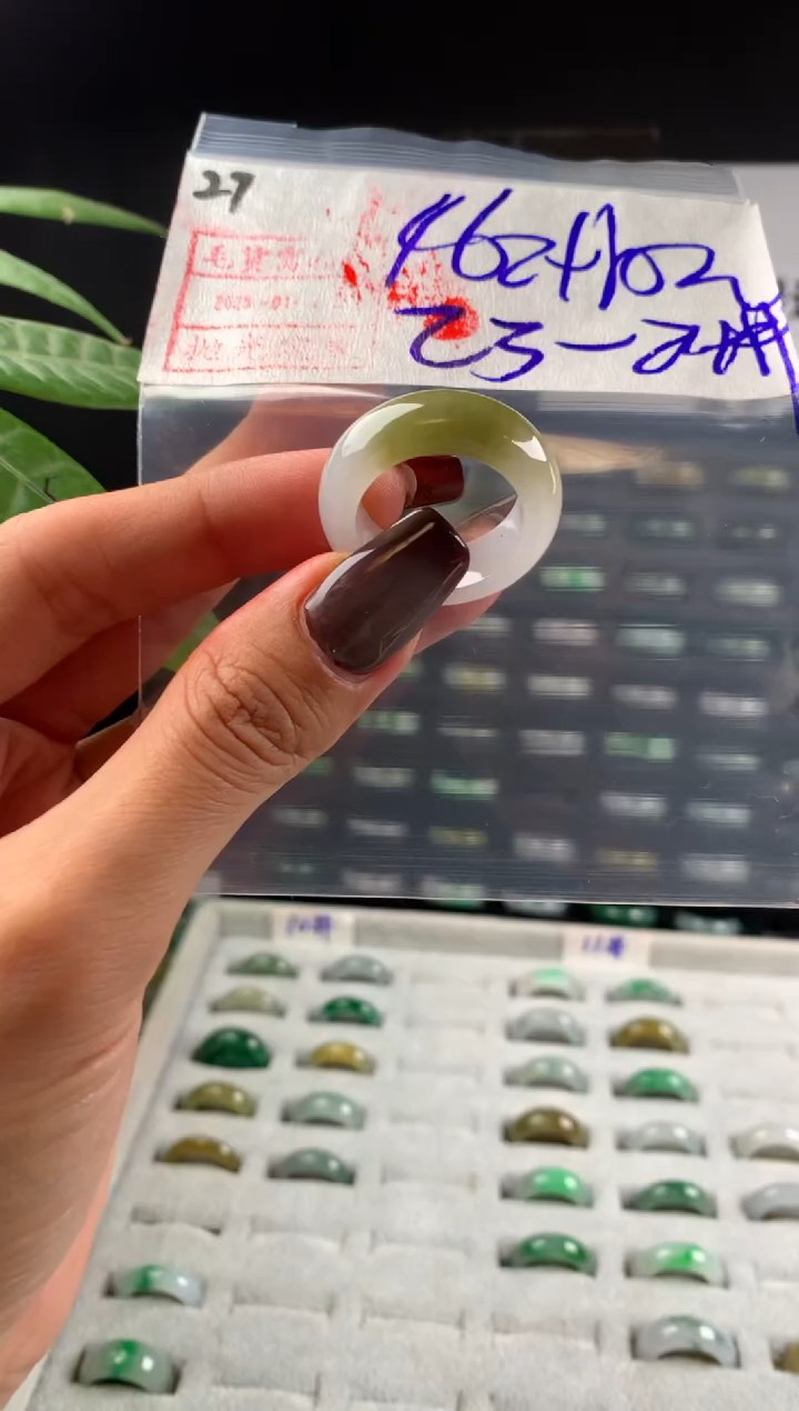 【闪购商品】定制翡翠未镶嵌27戒圈2324*472元毛货需精细抛光