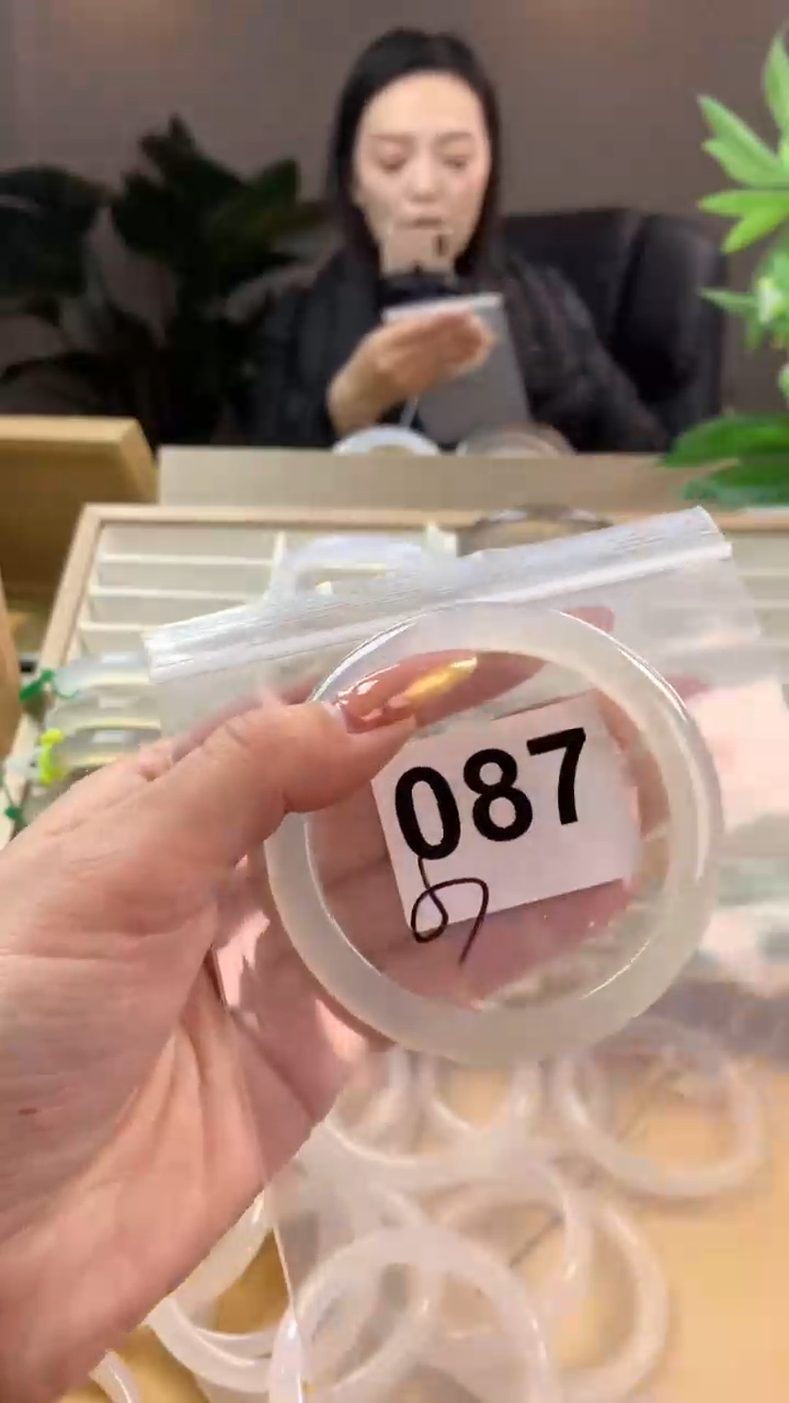 【闪购商品】玛瑙/玉髓手镯未镶嵌087