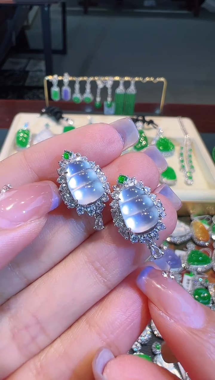 【闪购商品】翡翠耳饰18K金镶嵌翡翠