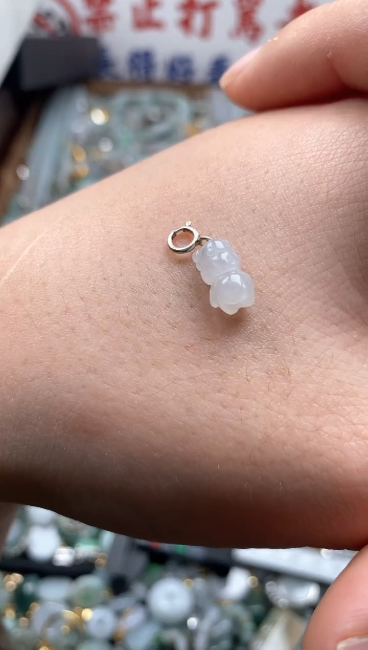 【闪购商品】翡翠颈饰未镶嵌哥哥