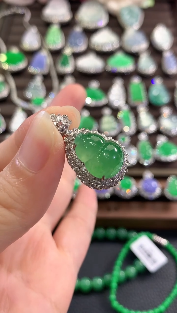 吊坠(不含链)18K金镶嵌翡翠b167