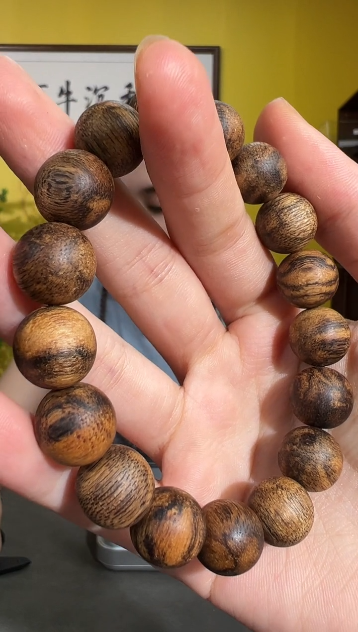 手串沉香13号1.3*17克柬埔寨菩萨多样性发一