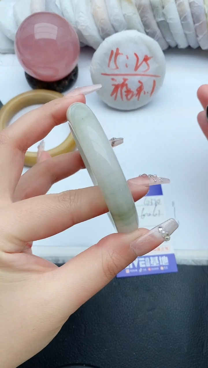 【闪购商品】石英质玉手镯未镶嵌G320+60/61