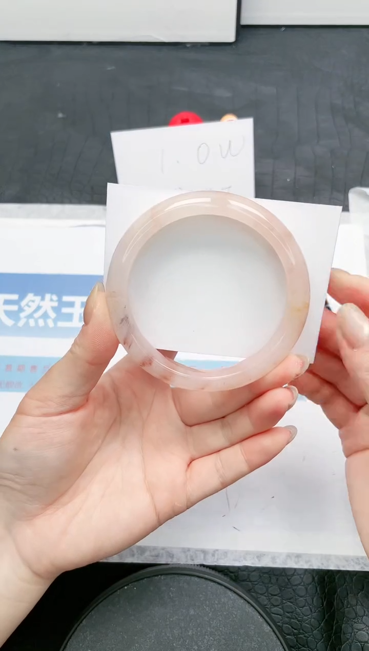 【闪购商品】石英质玉手镯未镶嵌136-62.4