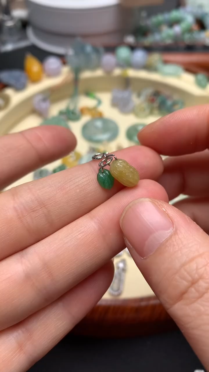 【闪购商品】翡翠颈饰银S925镶嵌翡翠镶嵌花生叶子