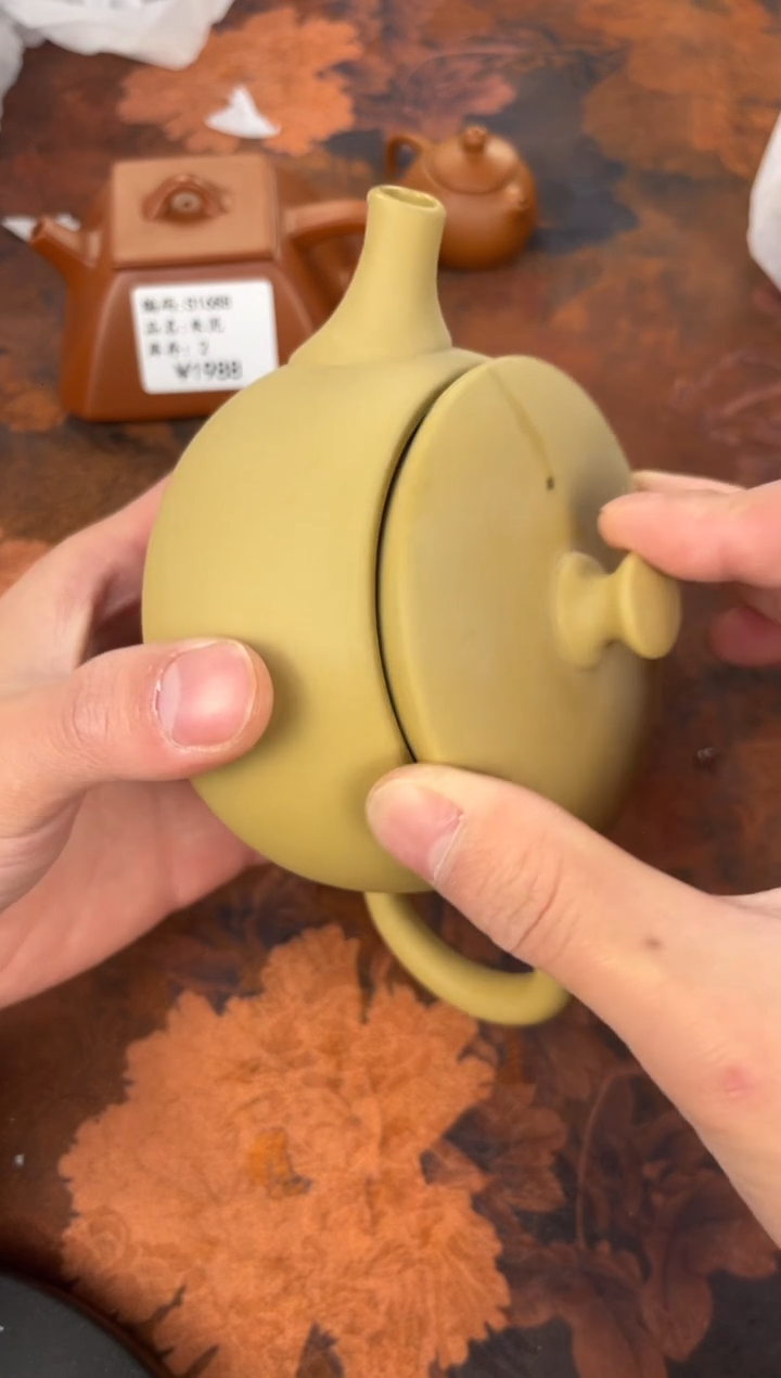 茶杯紫砂-素面黄段汉瓦紫砂壶