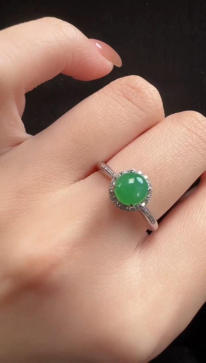 【闪购商品】翡翠戒指18K金镶嵌109蛋面