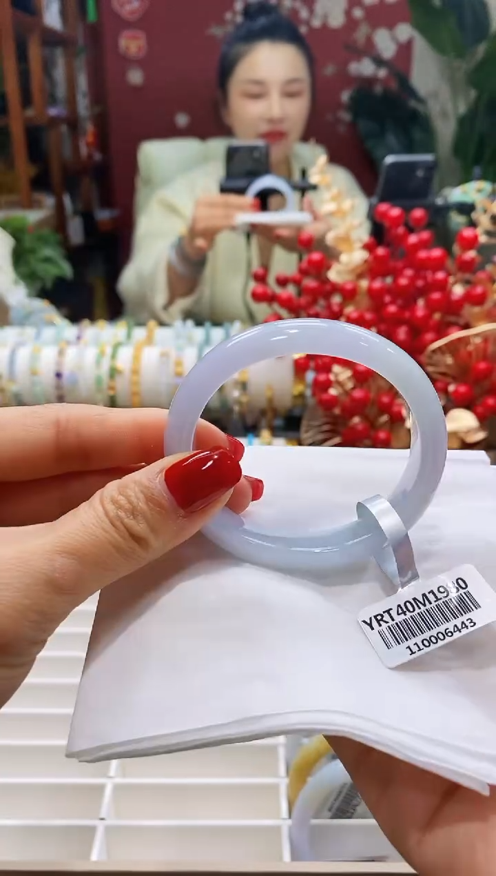 【闪购商品】翡翠手镯（贵妃镯）未镶嵌29圈口5152正/13.2*7.2