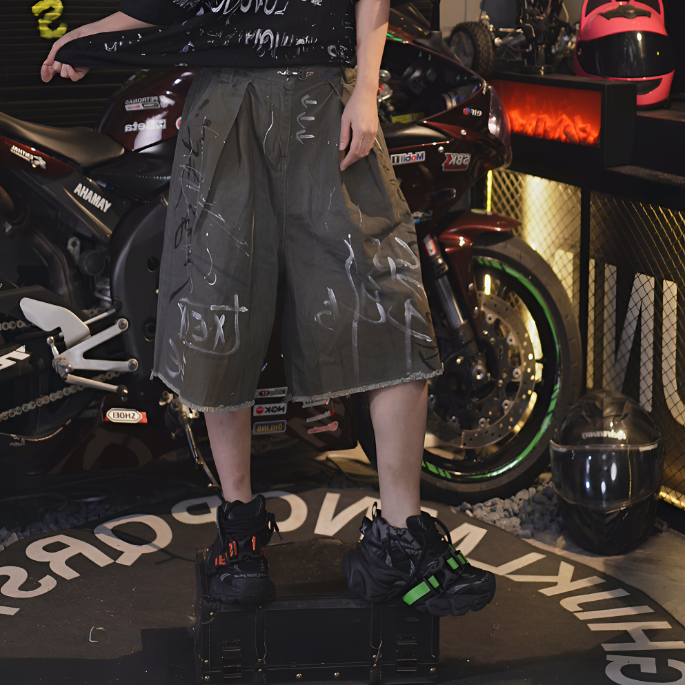 【涂鸦】重磅刺绣洗水做旧涂鸦牛仔拼接裤印花宽松不规则男女款