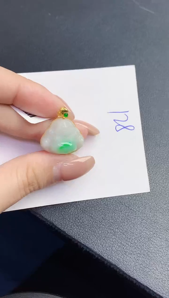 翡翠18K金镶嵌颈饰54654645645