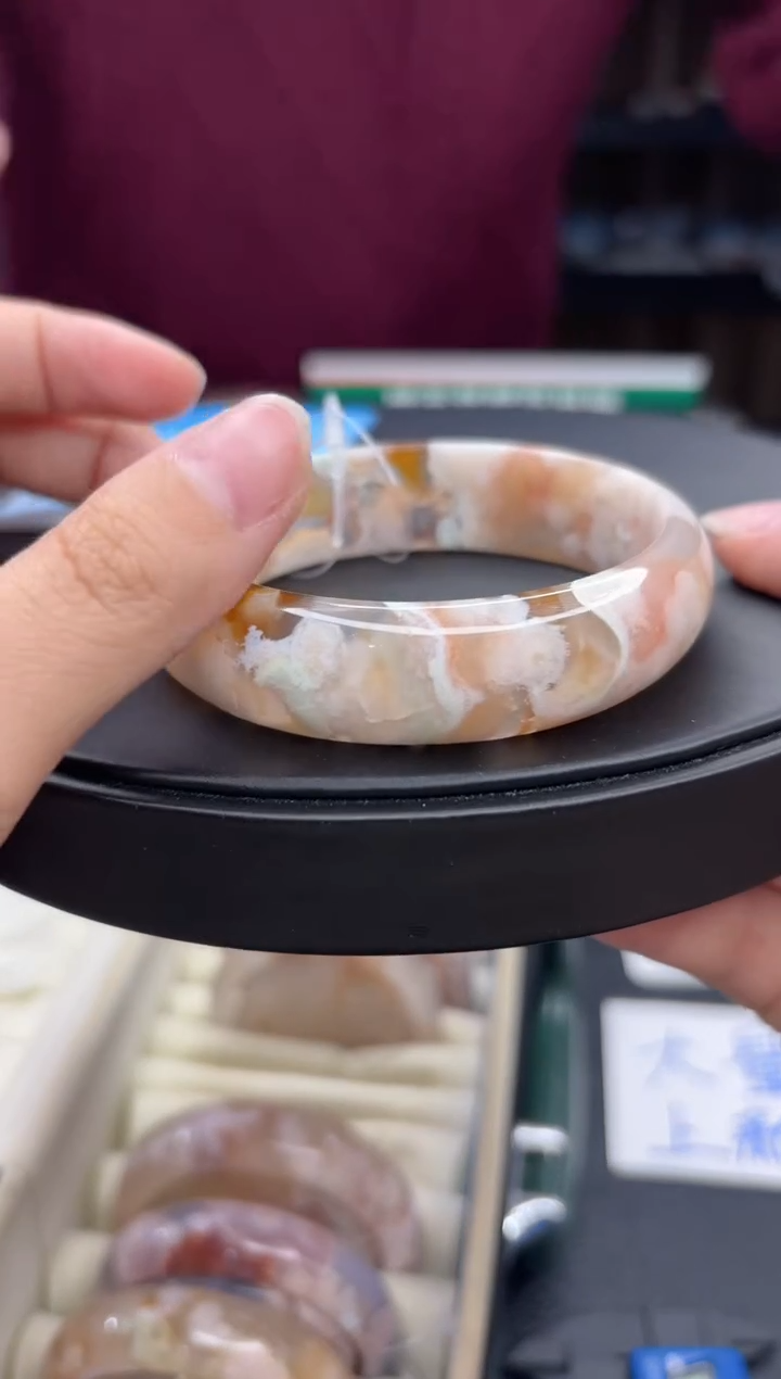 【闪购商品】石英质玉手镯未镶嵌1032（61圈）