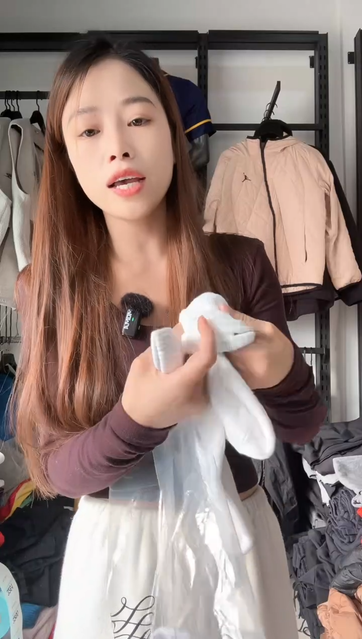 3258编码  瑕疵直播间过款为准 尺码   身高袜子
