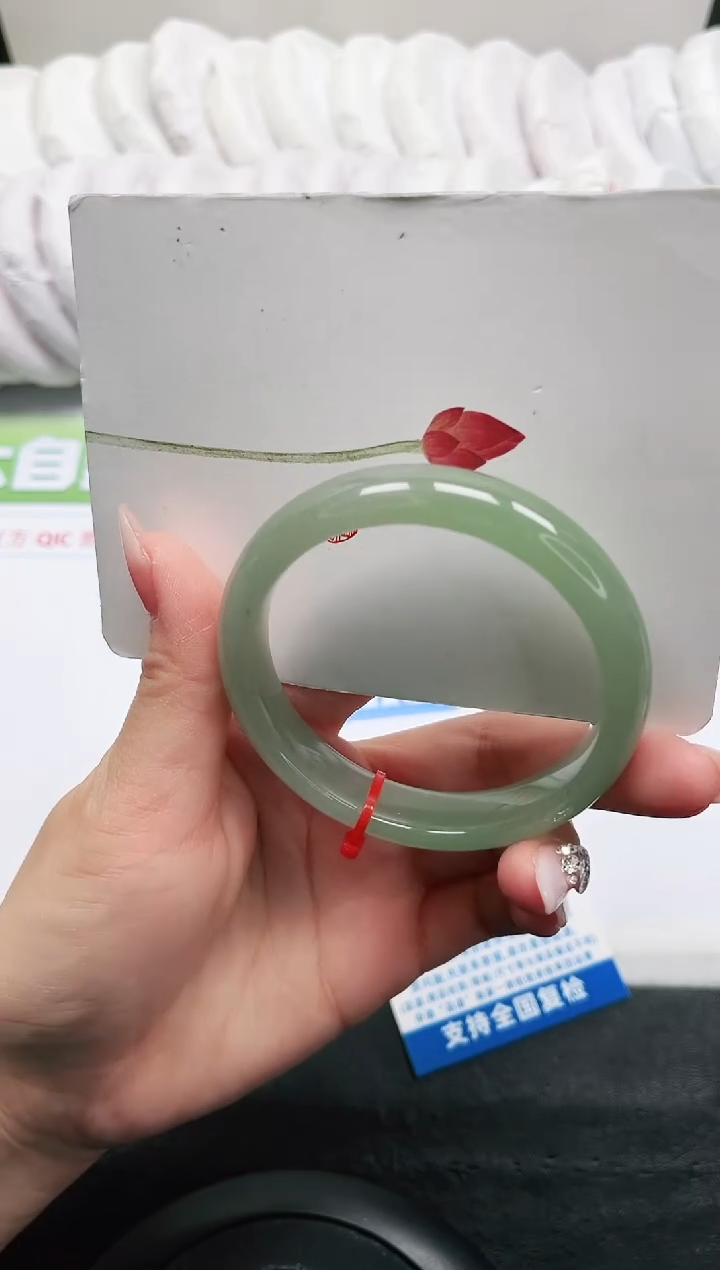 【闪购商品】石英质玉手镯未镶嵌88-57.6