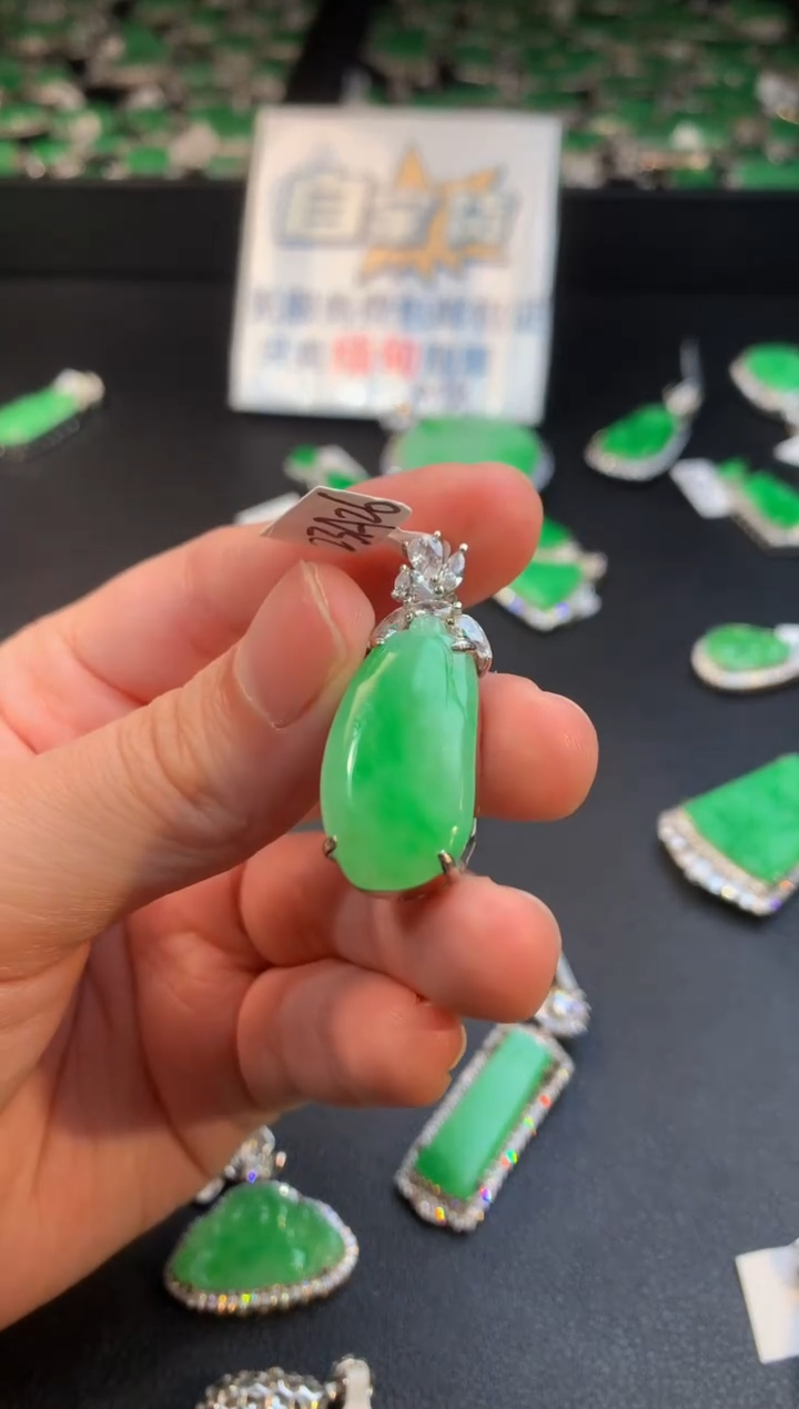 【闪购商品】翡翠颈饰银S925镶嵌翡翠