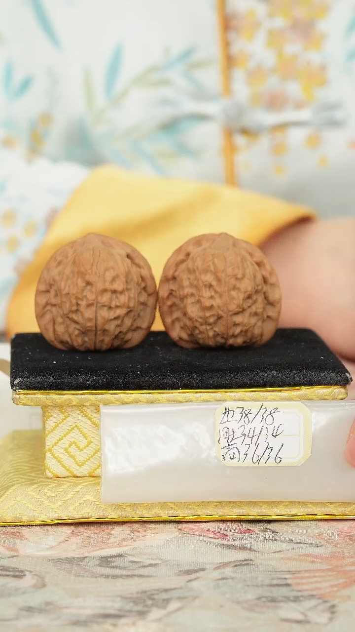 【闪购商品】文玩核桃把件非嫁接将军帽