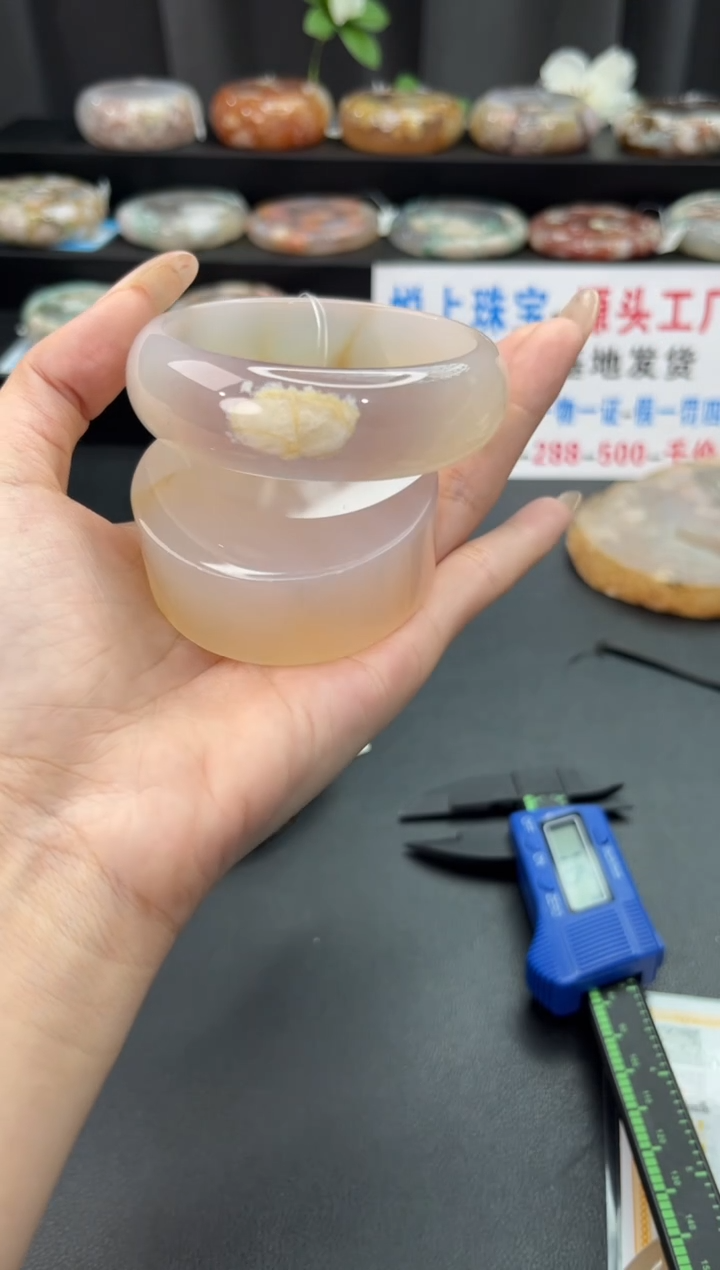 未镶嵌手镯石英质玉（57圈口）赠送镯心 