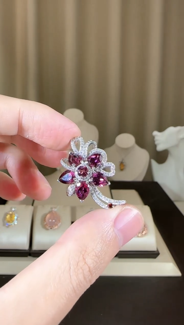 【闪购商品】石榴石颈饰银S925镶嵌胸针吊坠两用