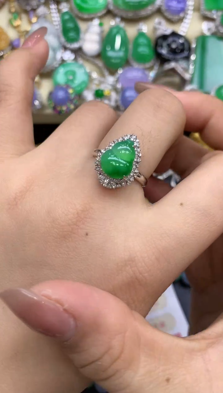 18K金镶嵌戒指翡翠300-中国好珍宝