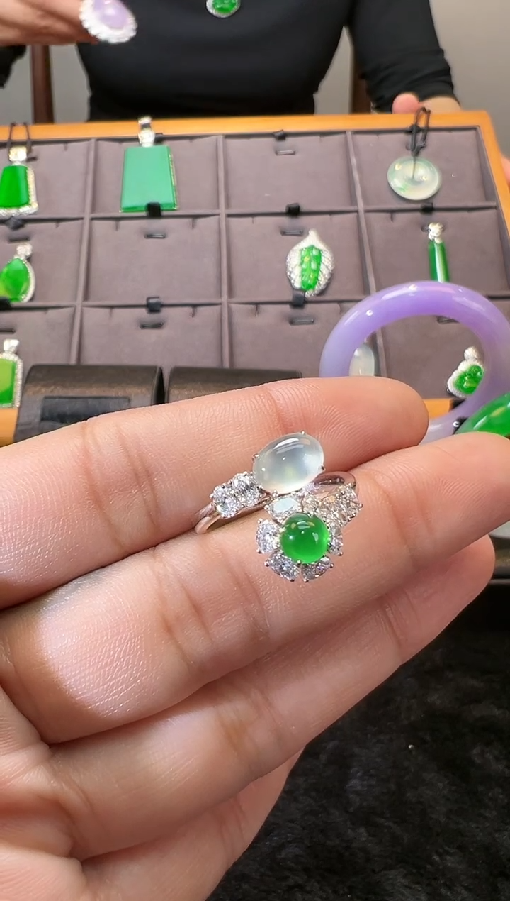 【闪购商品】翡翠戒指18K金镶嵌高冰双蛋面戒指