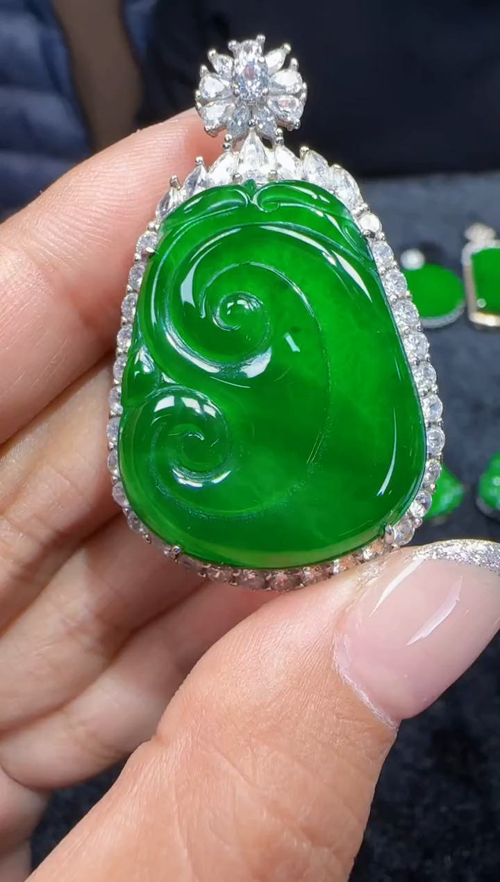 未镶嵌定制翡翠翡翠吊坠69