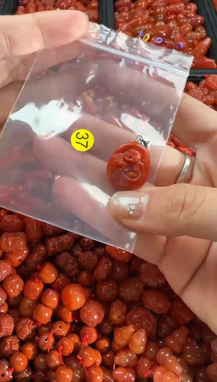 【闪购商品】南红玛瑙颈饰未镶嵌1