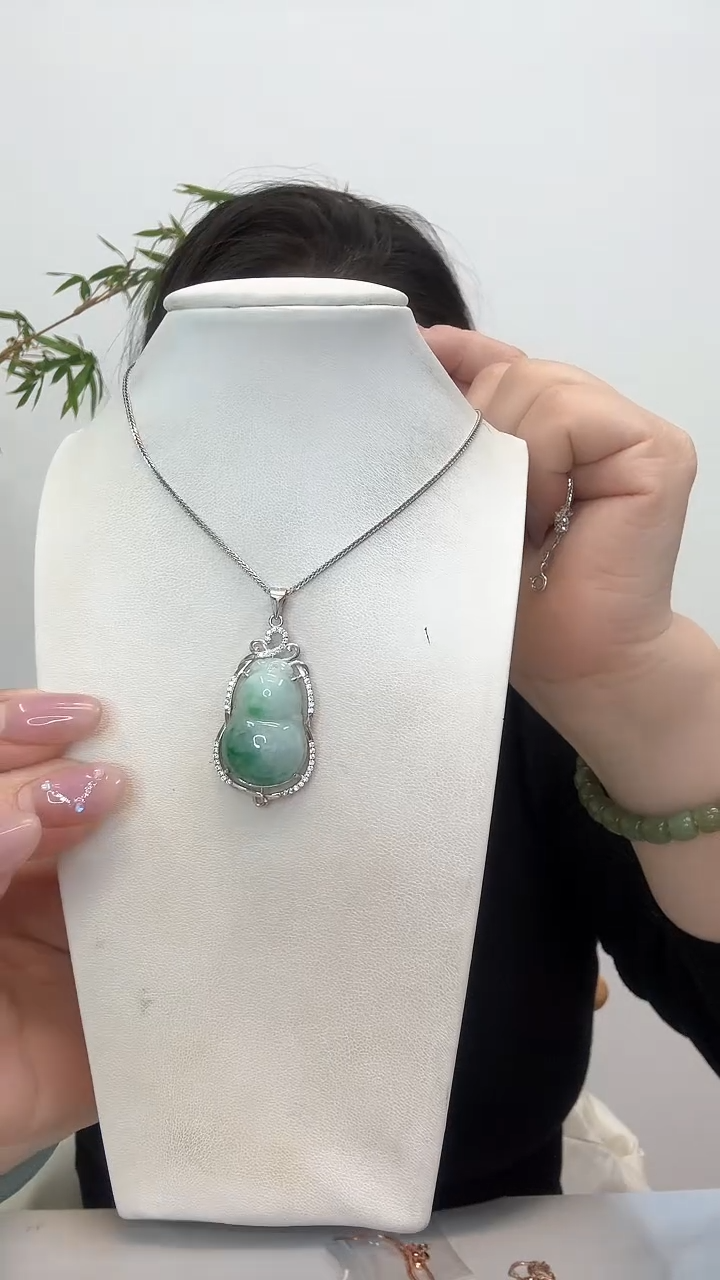 【闪购商品】翡翠吊坠(赠链)银S925镶嵌葫芦