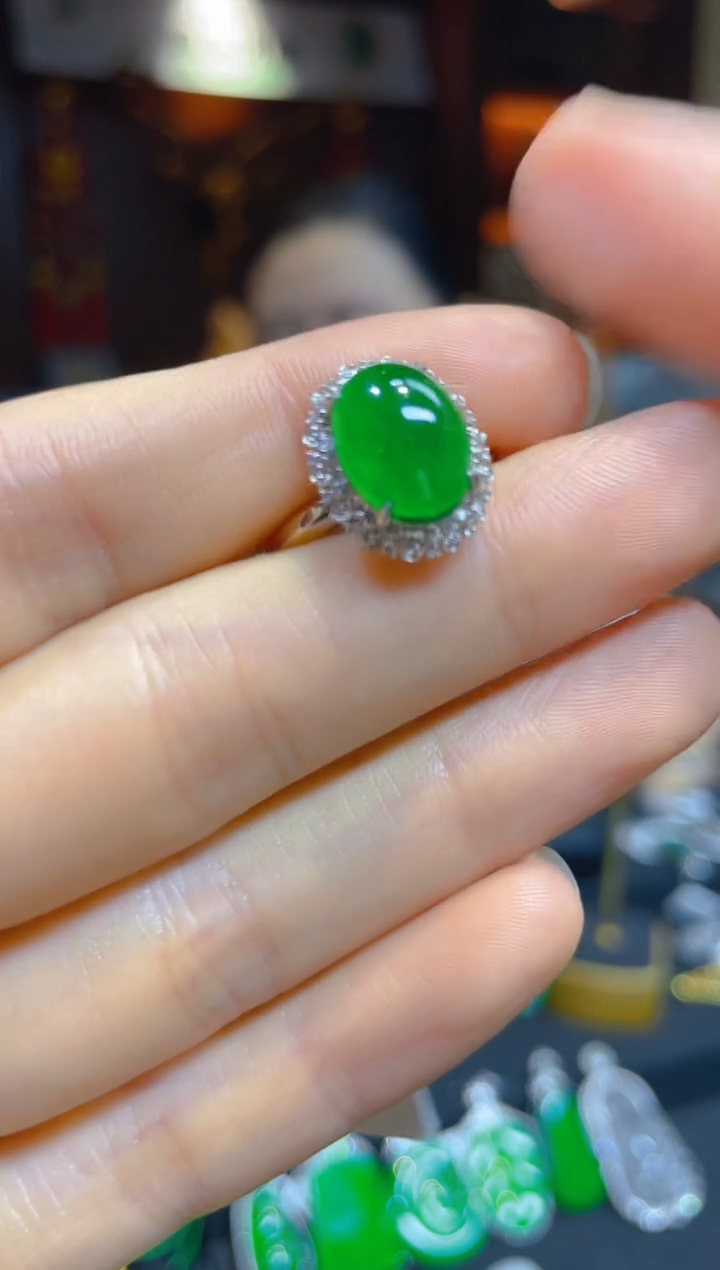 【闪购商品】翡翠戒指18K金镶嵌116440天然A货翡翠戒指