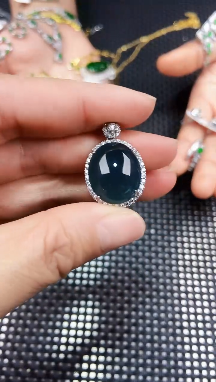 【闪购商品】翡翠颈饰未镶嵌111111111