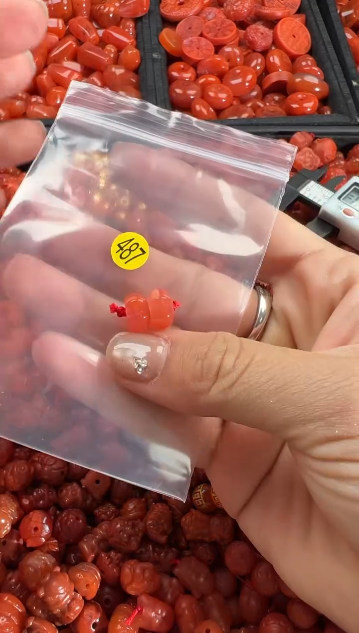 【闪购商品】南红玛瑙颈饰未镶嵌1