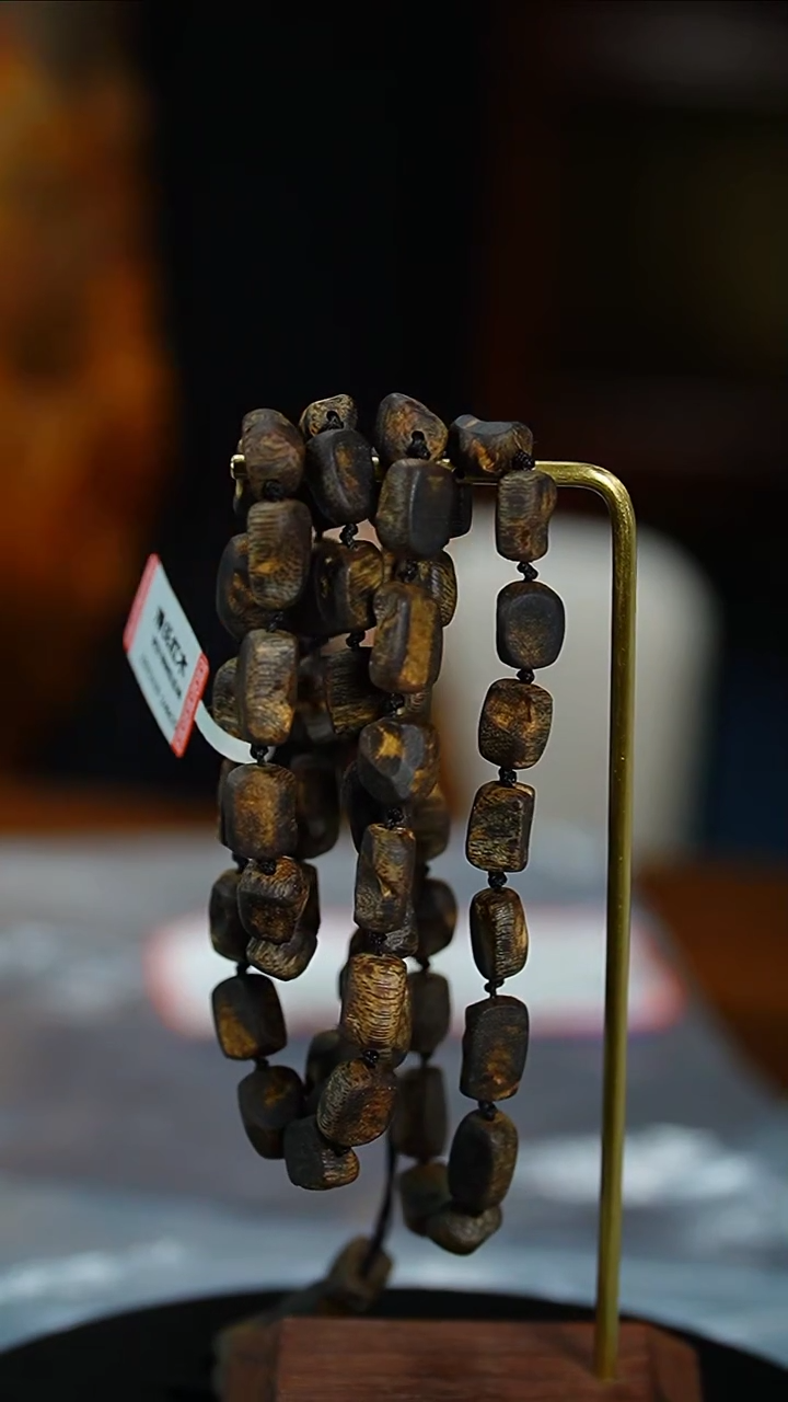 【闪购商品】沉香手串棋楠沉水兰花香随型32012429