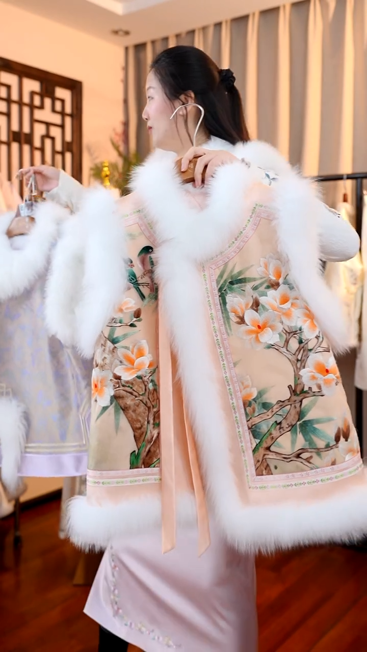 刺绣橘色马甲  桑蚕丝非遗手工苏绣服饰