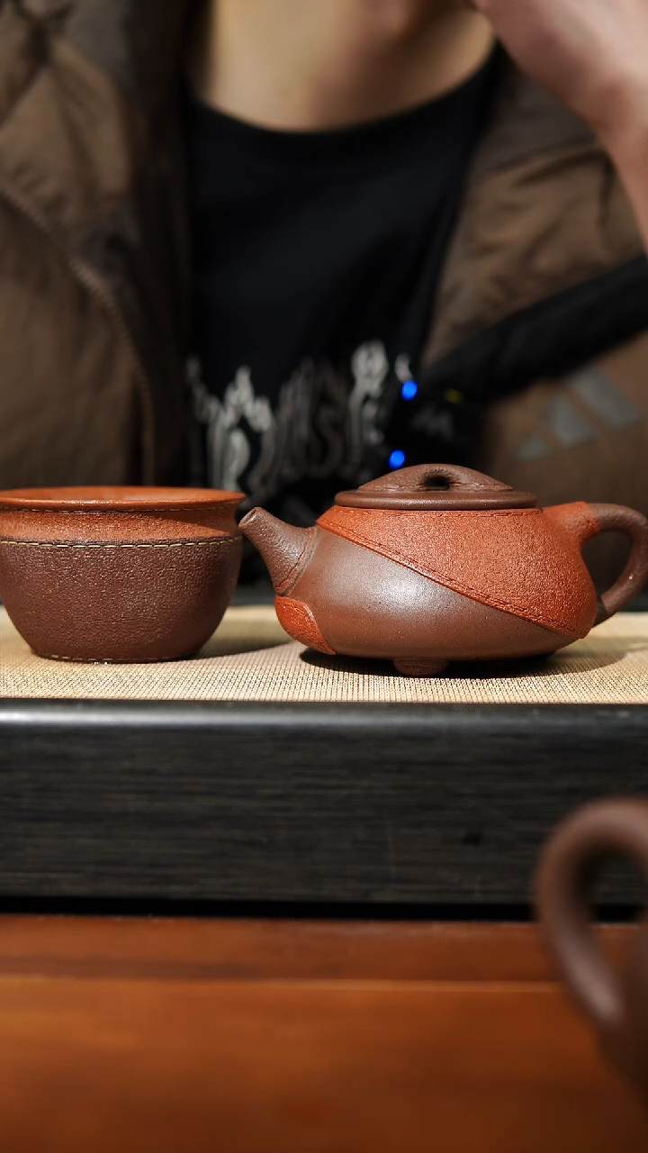 【闪购商品】紫砂茶壶皮革石瓢套组