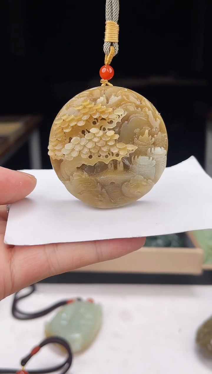 颈饰未镶嵌和田玉1