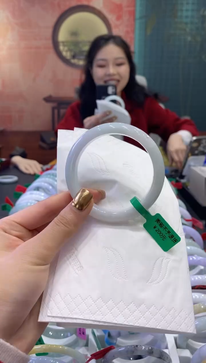 【闪购商品】翡翠手镯未镶嵌多人00029
