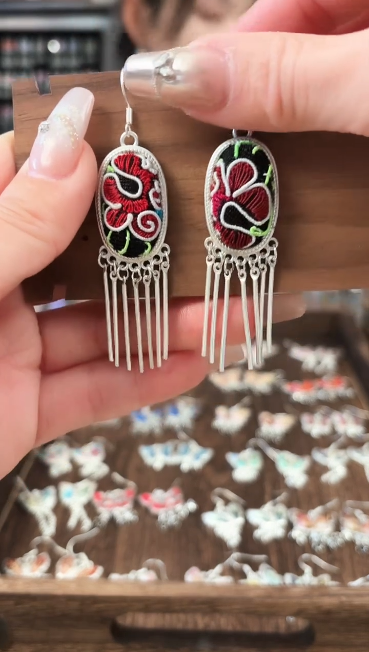 织绣艺枝独秀手工饰品380