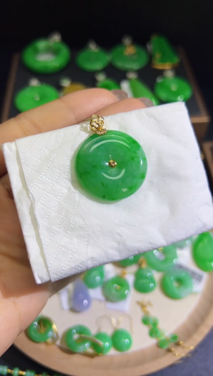 【闪购商品】翡翠颈饰18K金镶嵌Q缅料A货翡翠/支持复检/一件