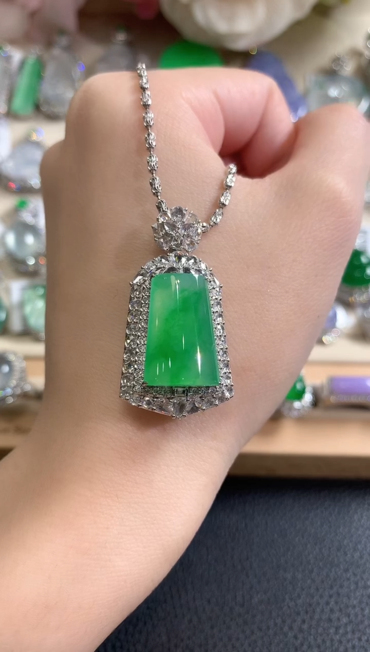 吊坠(不含链)18K金镶嵌翡翠E****?冬日珠宝W35