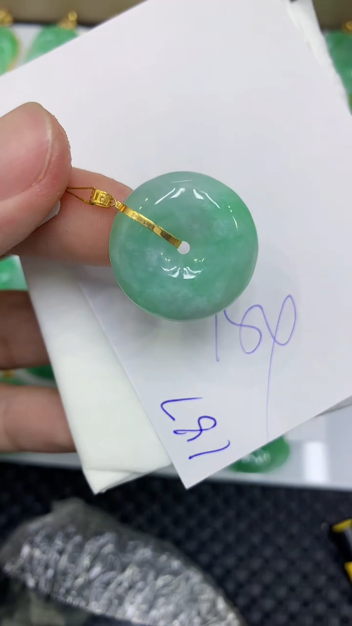 颈饰18K金镶嵌翡翠缅甸A货翡翠