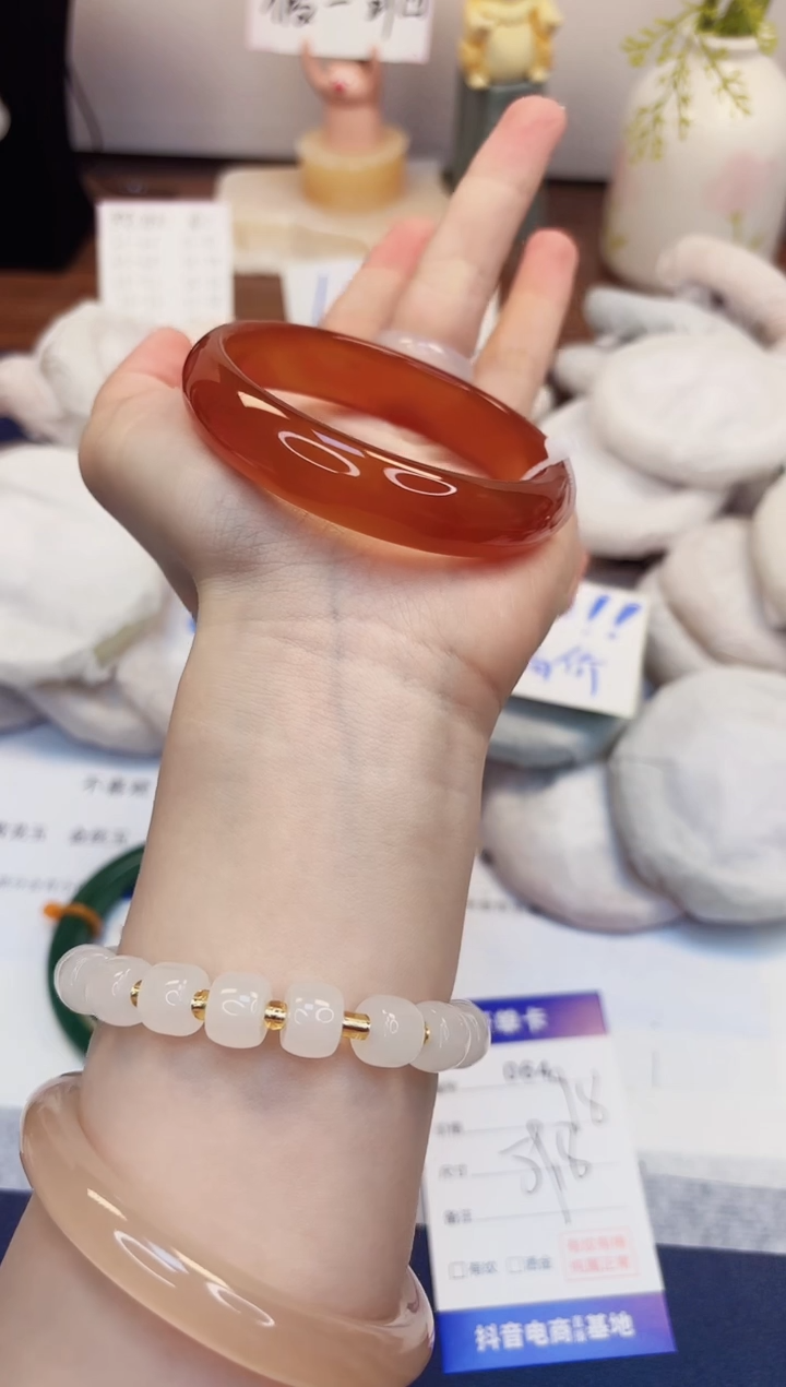 【闪购商品】石英质玉手镯未镶嵌64-玛瑙-圈口59