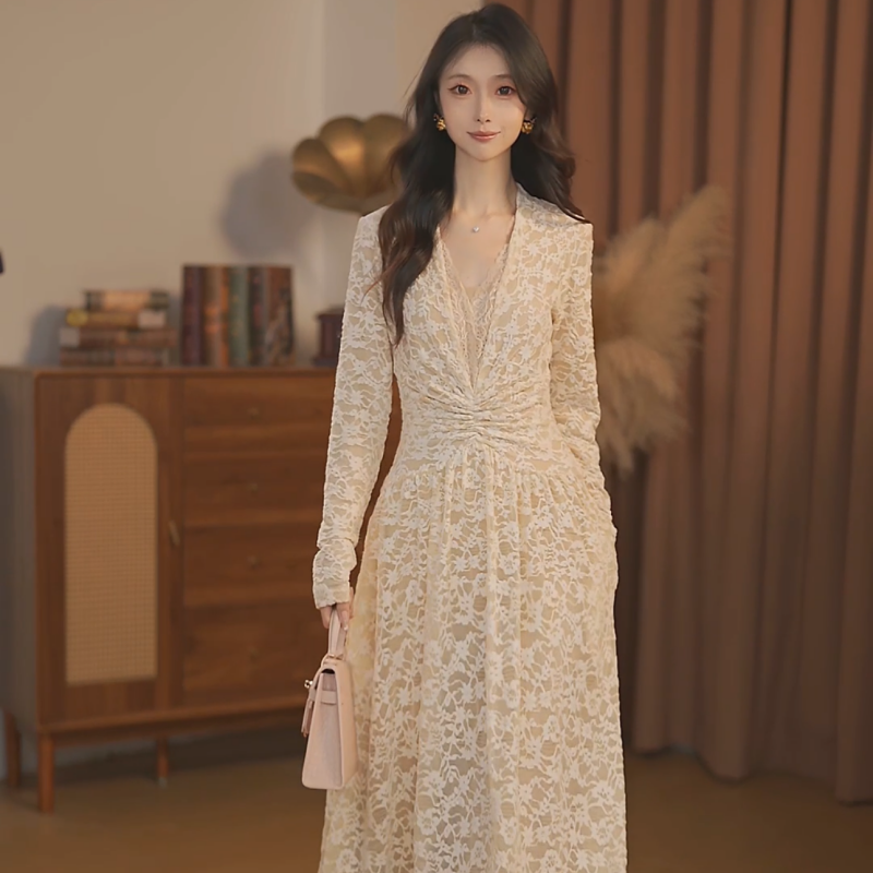【大金】海棠朵朵  冬季新款高级感轻奢修身显瘦连衣裙-HZ1225