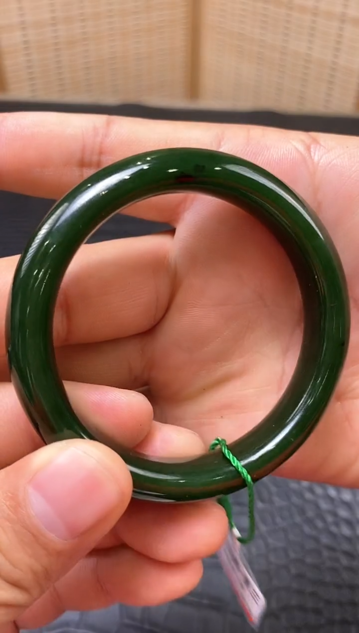 【闪购商品】和田玉碧玉手镯未镶嵌一个