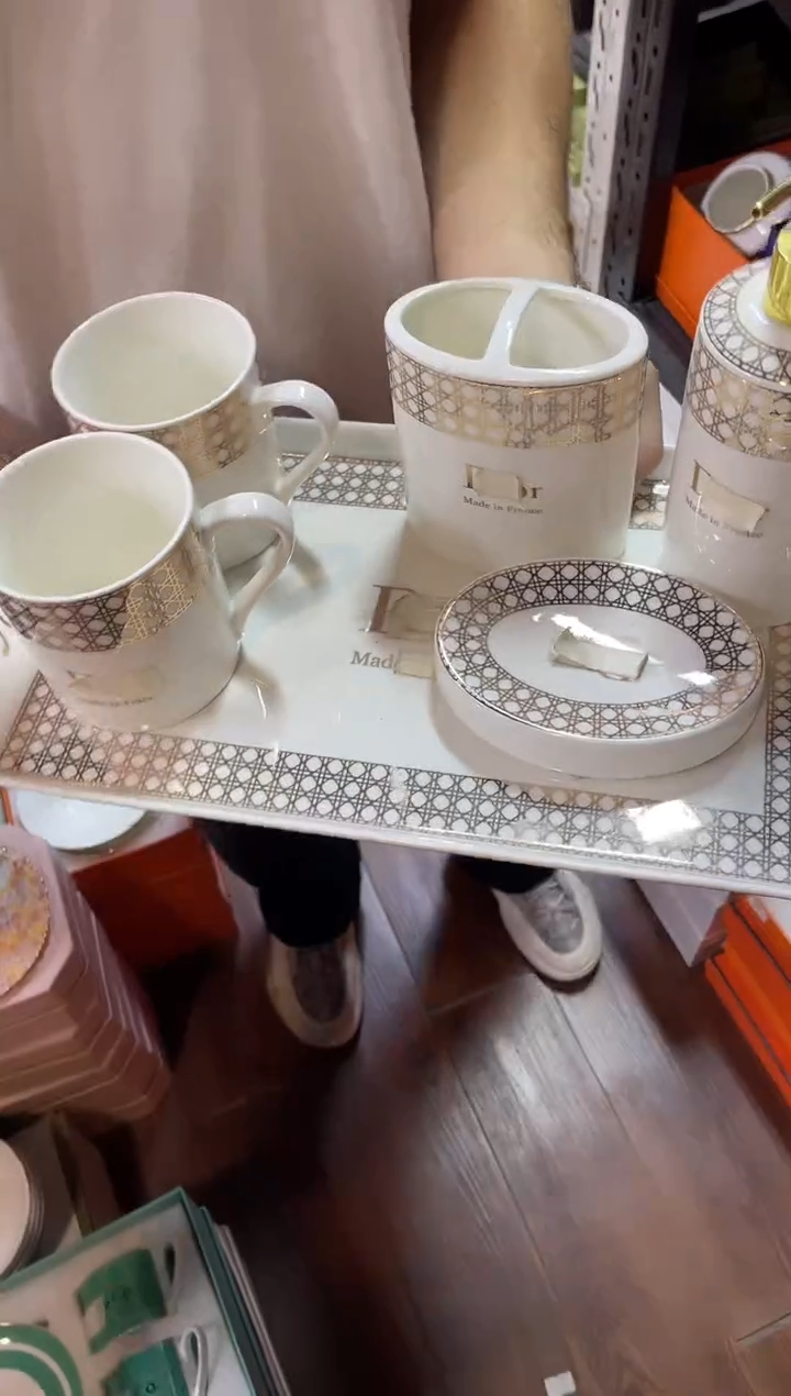 杯鸿辉家品牌瓷器，京东包邮！